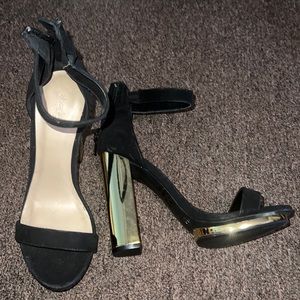 Charlotte Russe Gold Plated Heel. Size 6